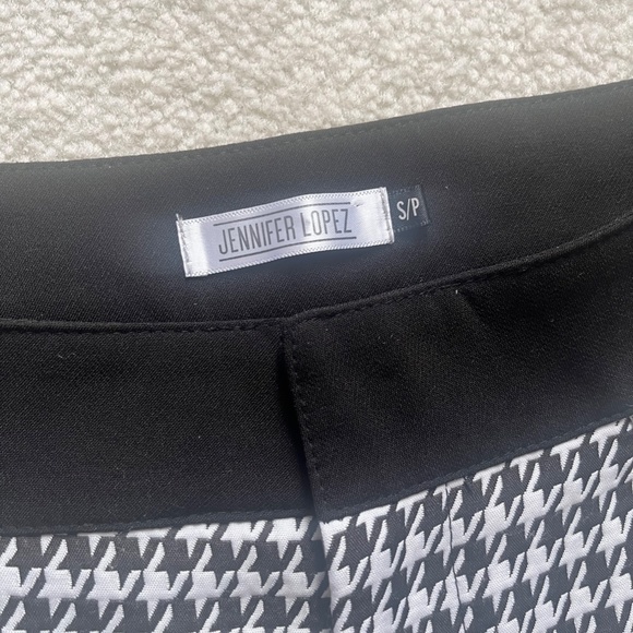 Houndstooth Shorts by Jennifer Lopez - Picture 4 of 4